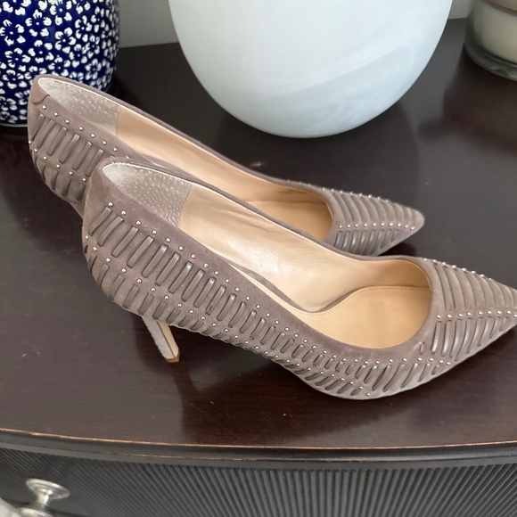 Vince Camuto Shoes - Vince Camuto Heel (worn once)